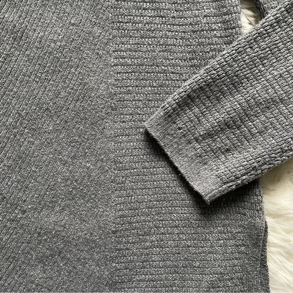 J. Jill Sweater Tunic V-neck Side Split Long Sleeve Textured Gray M - Picture 5 of 11